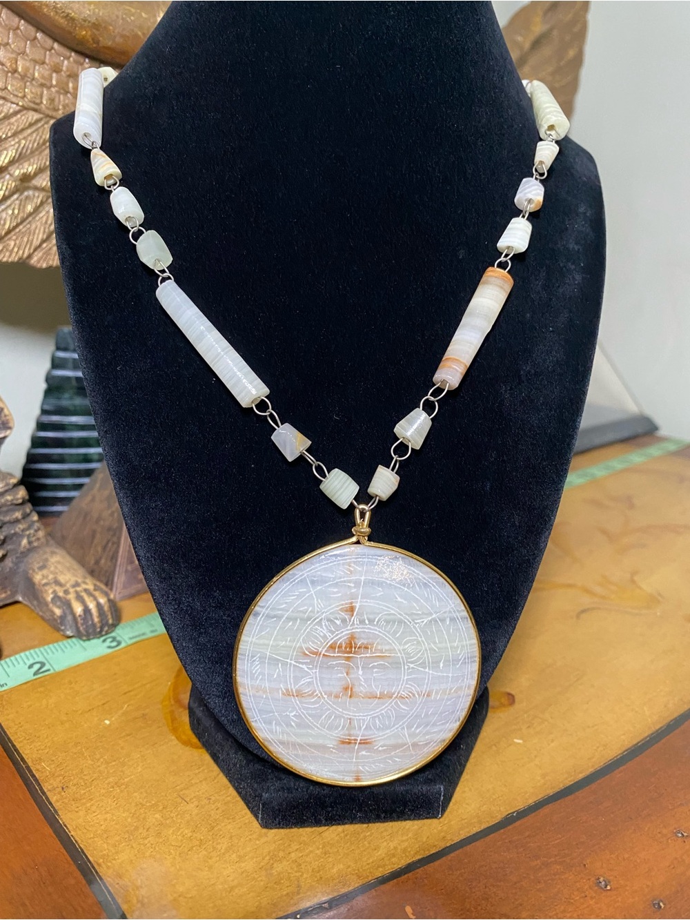 Handcrafted White and Cream Agate Pendant Necklace - Unbranded
